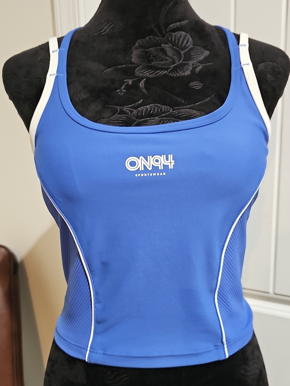 Like NEW! ON94 Blue Athletic Tank Top, Small